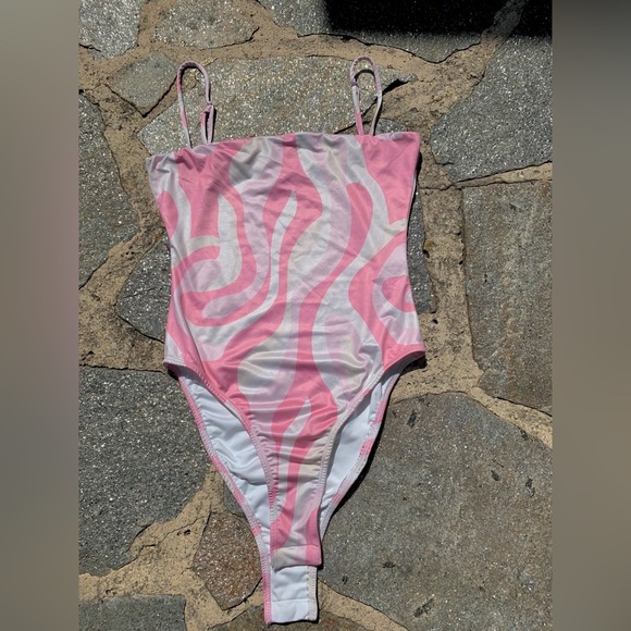 Princess Polly Tops - Princess Polly Bodysuit, GUC, Size 4